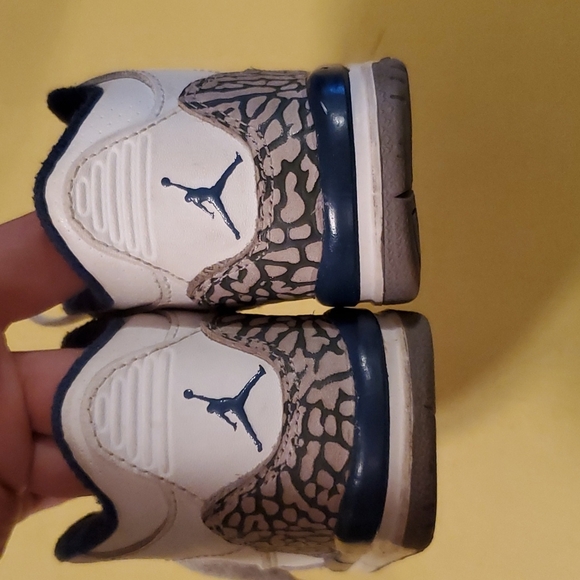 Air Jordan Retro 3 - Child Size 6C - Picture 12 of 16